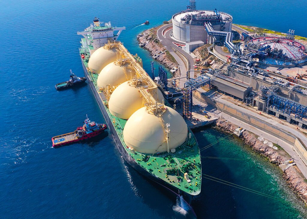 Tanker at sea Finance, Energy, refined petroleum, crude oil, Mandate A1, Liquefied Natural Gas, LNG , EN590 DIESEL Energy and Refined Petroleum, Oil Mandate A1